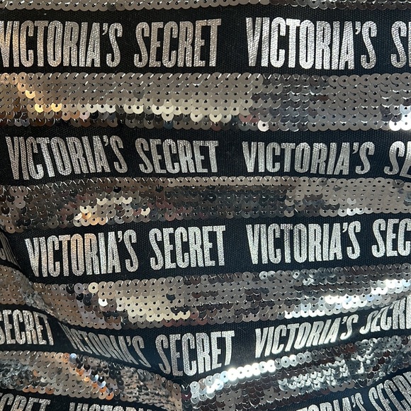 NWOT VICTORIAS SECRET TOTE & wristlet - Picture 3 of 5